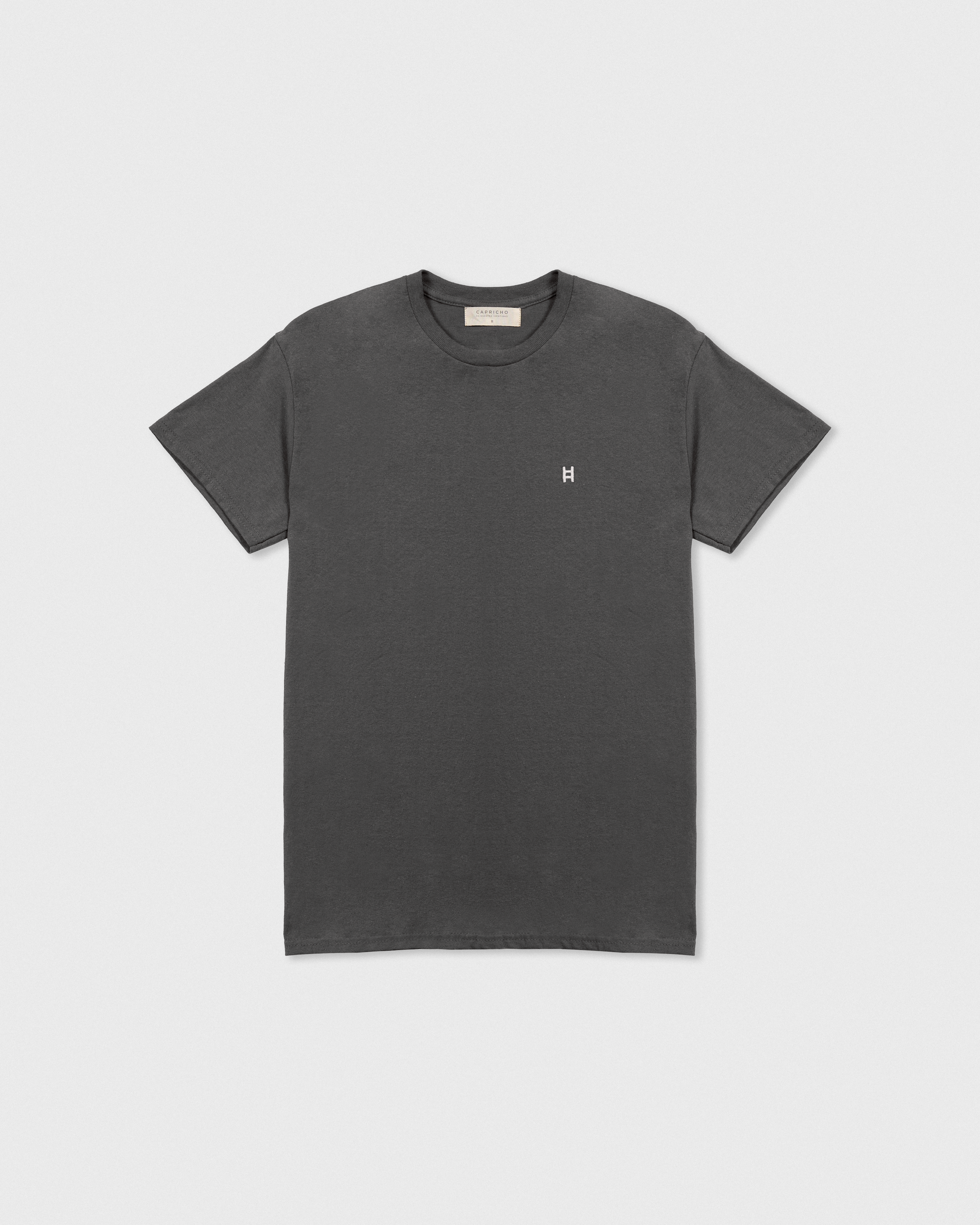 Camiseta H bordada