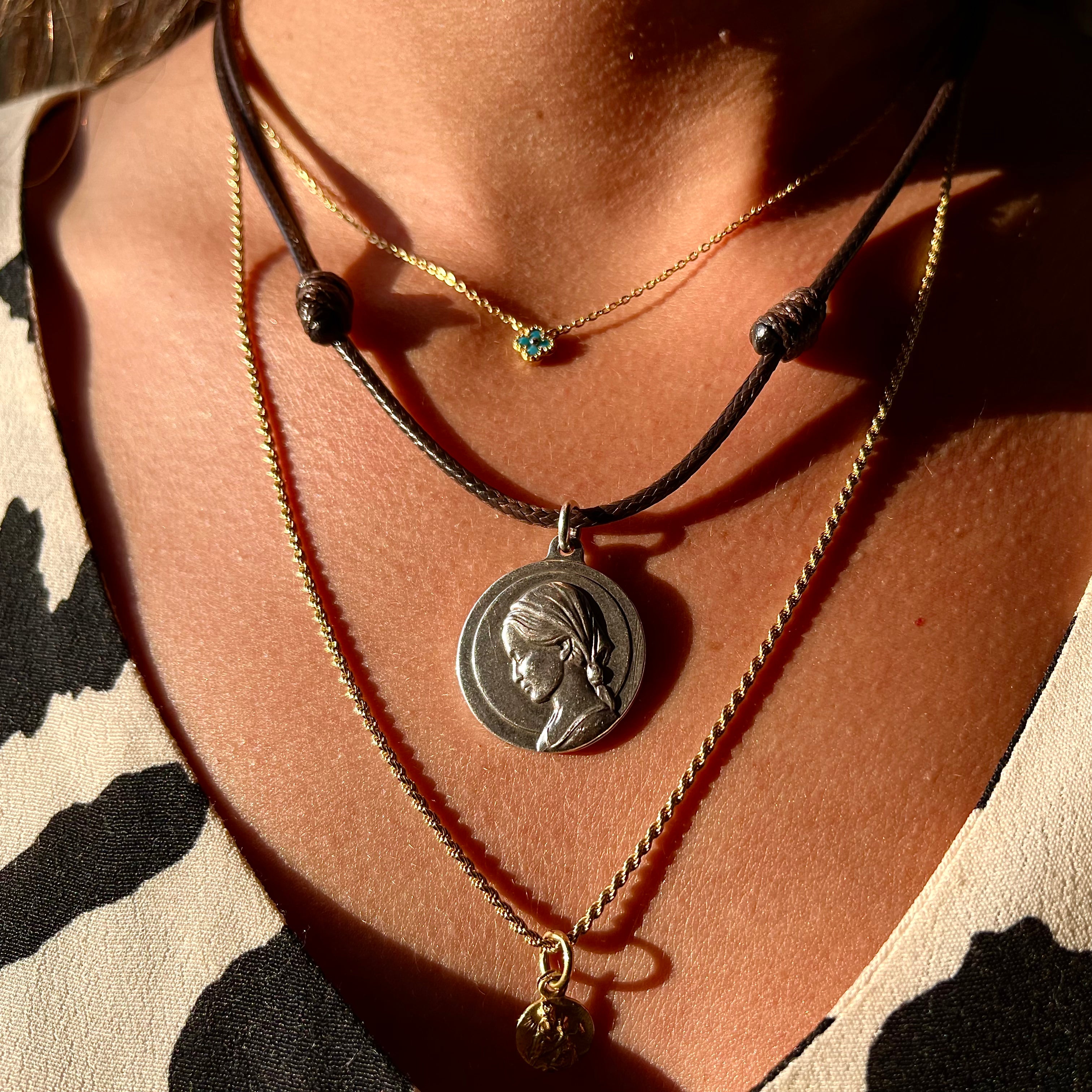 Collar Madre del Abrazo