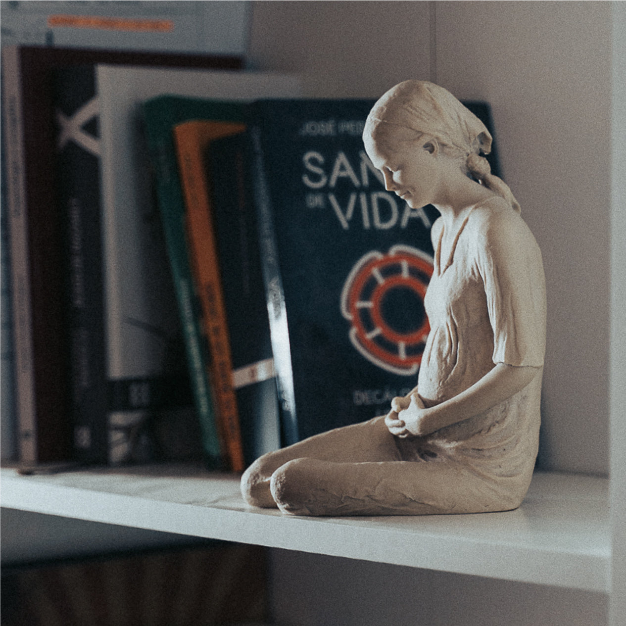 Escultura Madre de Hakuna 21cm mesilla